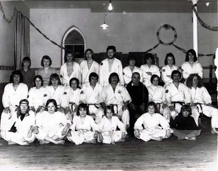 Newmillerdam Karate Club members in 1973